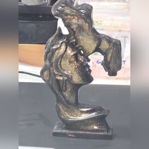 Kissing Couple Candle